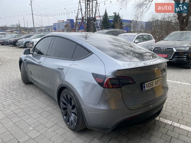 Внедорожник / Кроссовер Tesla Model Y 2025 в Львове