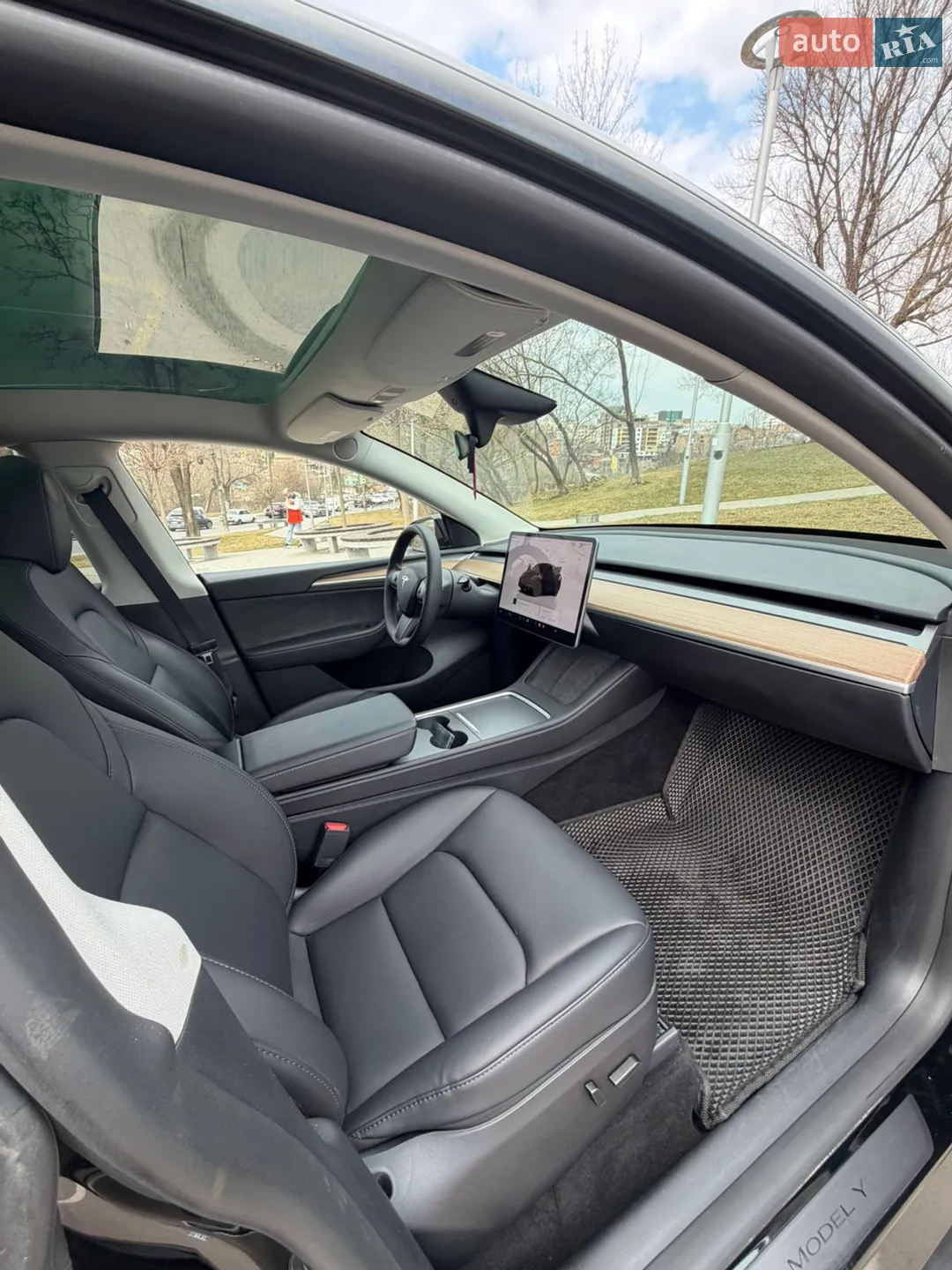 2024 Tesla Model Y - мініатюра 17