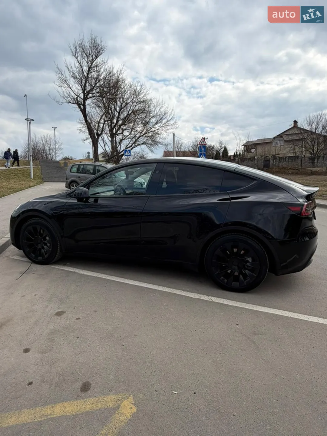 2024 Tesla Model Y - мініатюра 9