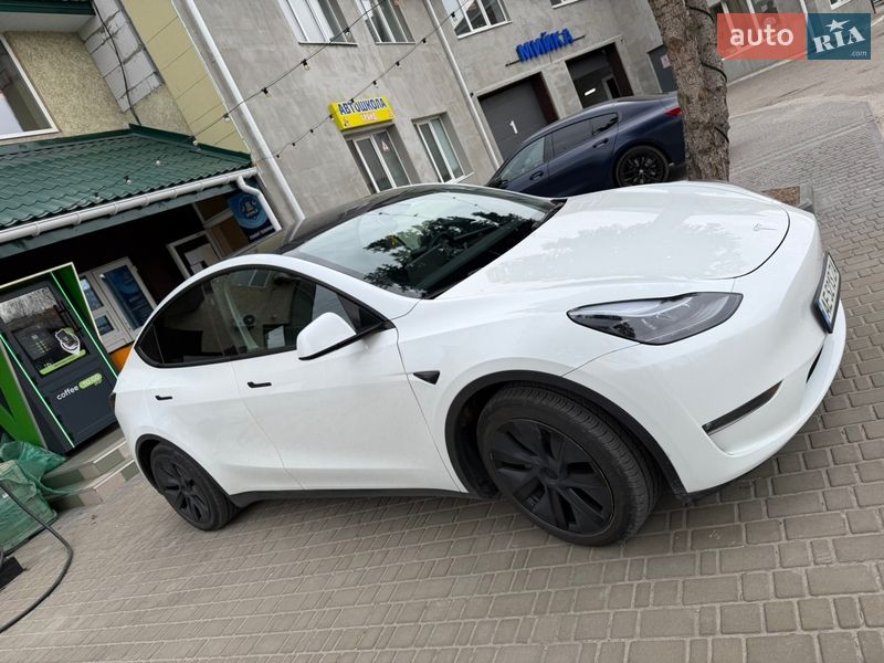 Позашляховик / Кросовер Tesla Model Y 2024 в Кам'янському