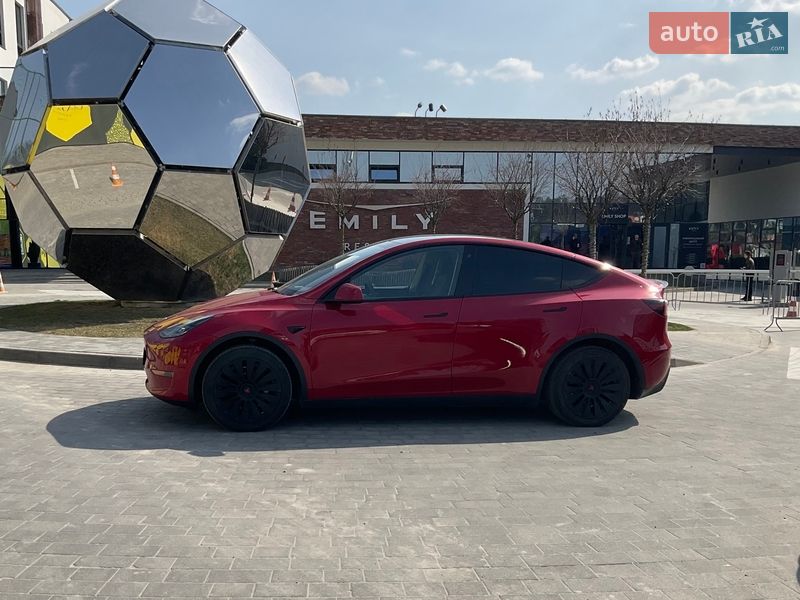 Tesla Model Y 2023