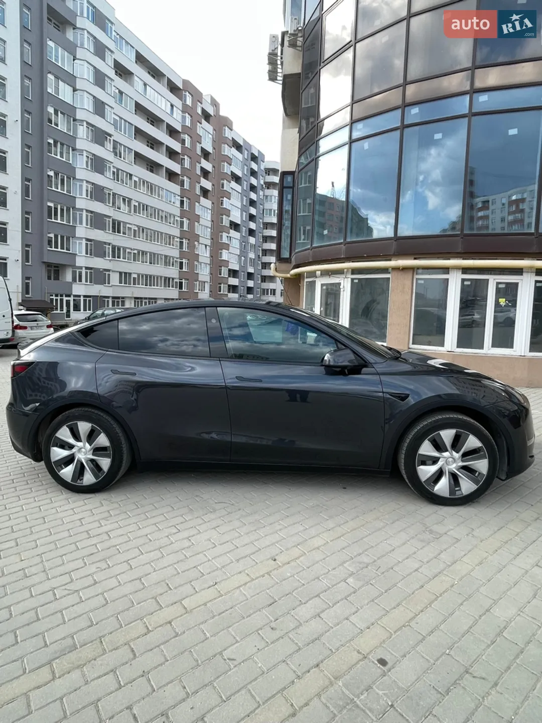 2024 Tesla Model Y - мініатюра 9