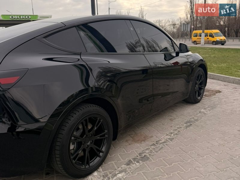 Внедорожник / Кроссовер Tesla Model Y 2023 в Днепре