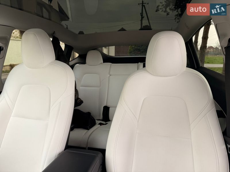 Позашляховик / Кросовер Tesla Model Y 2022 в Ужгороді