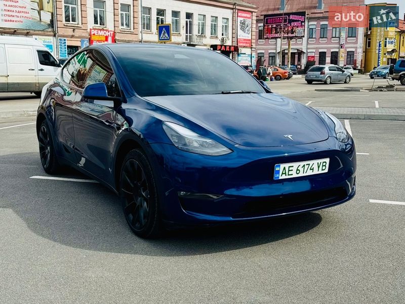 Внедорожник / Кроссовер Tesla Model Y 2023 в Новомосковске