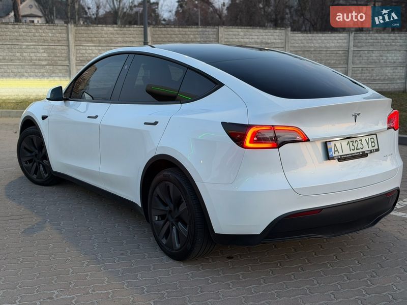Позашляховик / Кросовер Tesla Model Y 2024 в Києві фото 4 Позашляховик / Кросовер Tesla Model Y 2024 в Києві