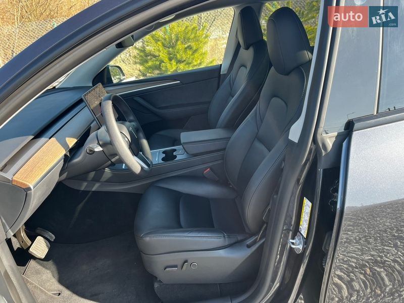 Внедорожник / Кроссовер Tesla Model Y 2024 в Львове
