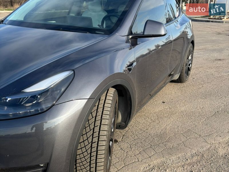 Позашляховик / Кросовер Tesla Model Y 2023 в Дніпрі