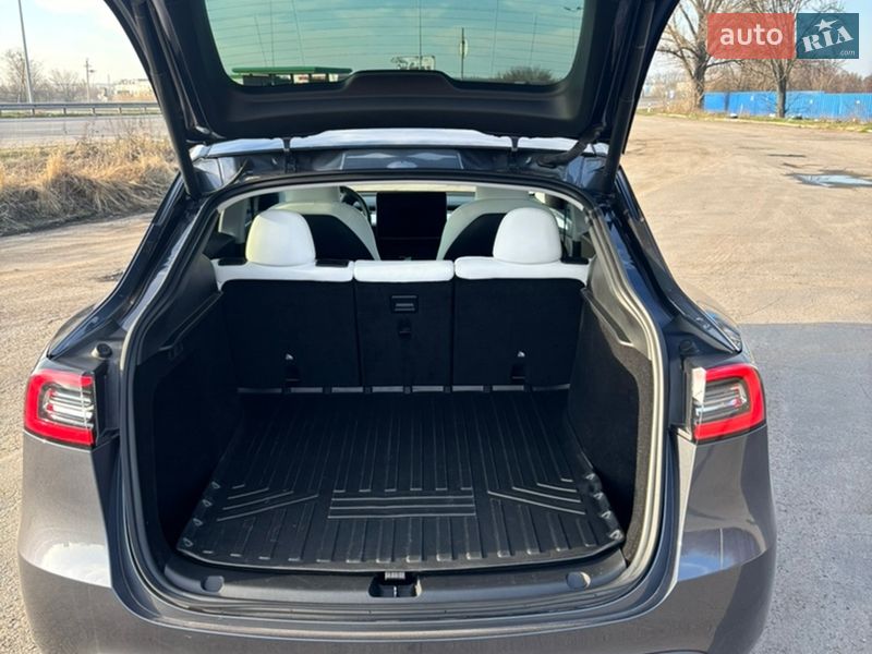 Позашляховик / Кросовер Tesla Model Y 2023 в Дніпрі