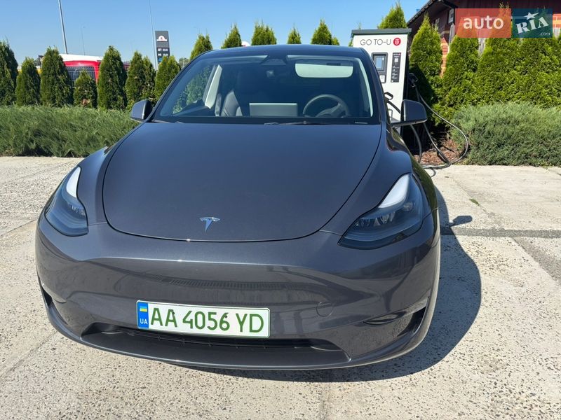 Tesla Model Y 2023