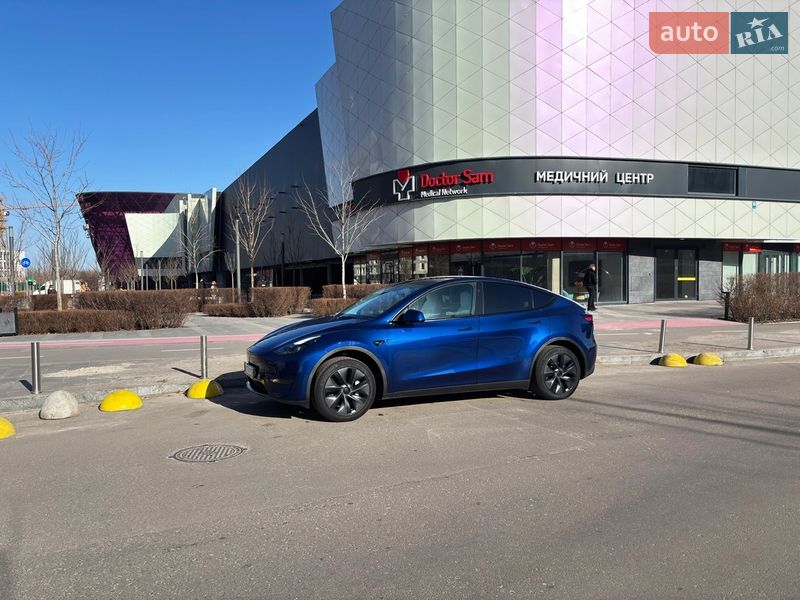 Позашляховик / Кросовер Tesla Model Y 2025 в Києві фото 7 Позашляховик / Кросовер Tesla Model Y 2025 в Києві