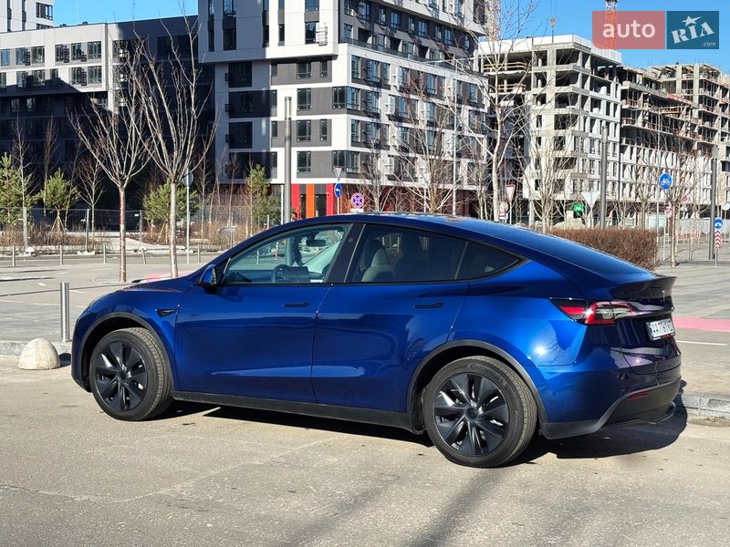 Позашляховик / Кросовер Tesla Model Y 2025 в Києві фото 11 Позашляховик / Кросовер Tesla Model Y 2025 в Києві