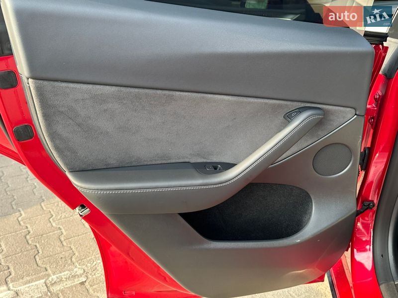 Внедорожник / Кроссовер Tesla Model Y 2023 в Житомире