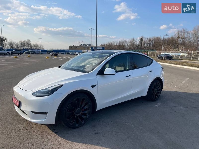 Позашляховик / Кросовер Tesla Model Y 2023 в Києві фото 2 Позашляховик / Кросовер Tesla Model Y 2023 в Києві