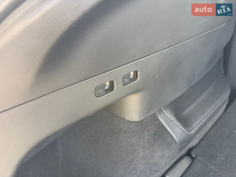 Внедорожник / Кроссовер Tesla Model Y 2023 в Киеве фото 21 Внедорожник / Кроссовер Tesla Model Y 2023 в Киеве