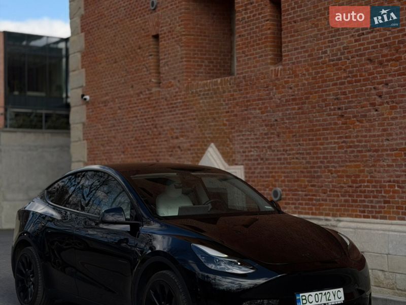 Внедорожник / Кроссовер Tesla Model Y 2024 в Львове