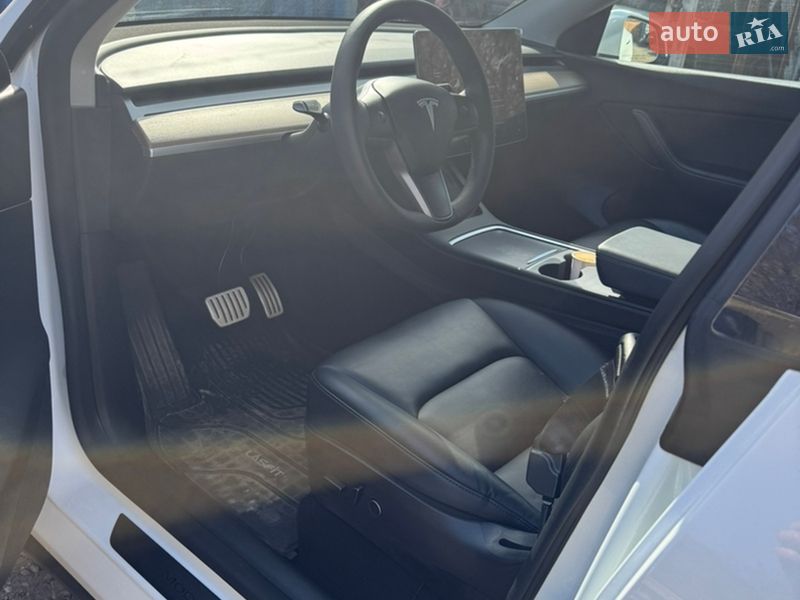 Внедорожник / Кроссовер Tesla Model Y 2022 в Ровно
