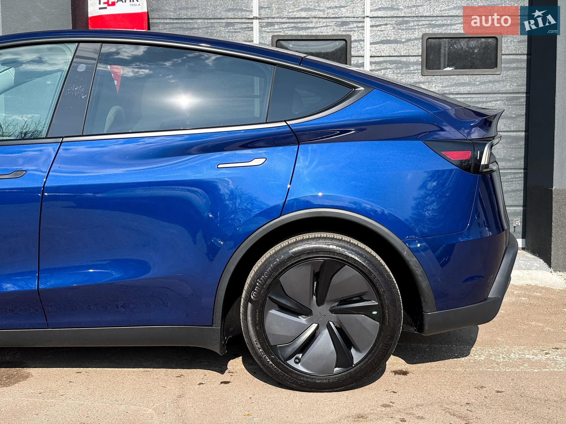 2025 Tesla Model Y - мініатюра 7