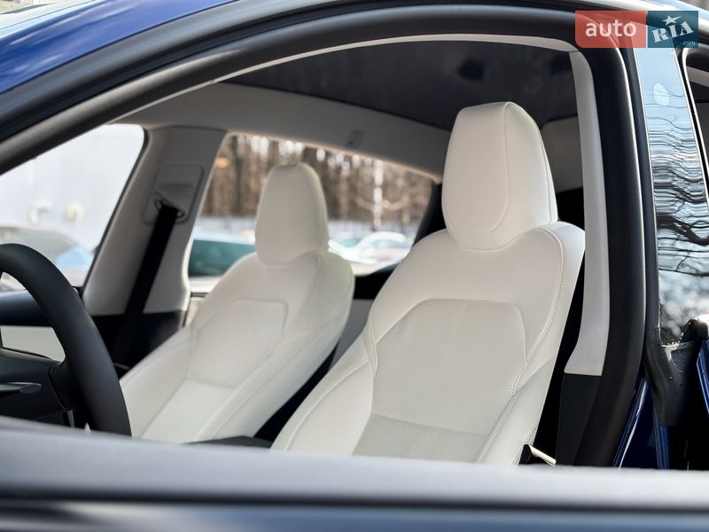 Позашляховик / Кросовер Tesla Model Y 2025 в Києві