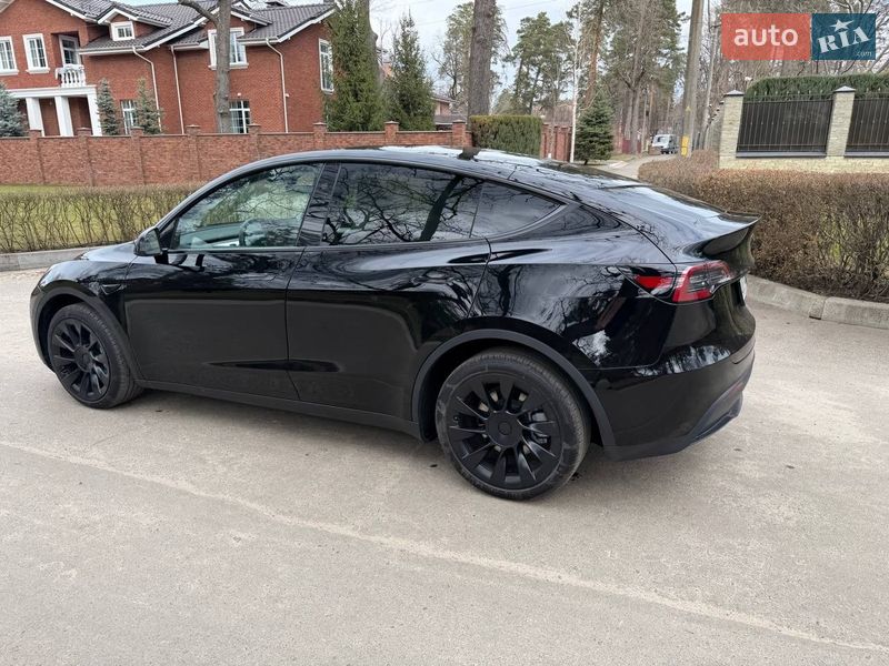 Позашляховик / Кросовер Tesla Model Y 2024 в Києві фото 19 Позашляховик / Кросовер Tesla Model Y 2024 в Києві