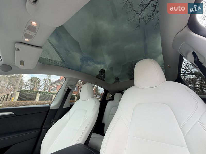 Позашляховик / Кросовер Tesla Model Y 2024 в Києві фото 44 Позашляховик / Кросовер Tesla Model Y 2024 в Києві