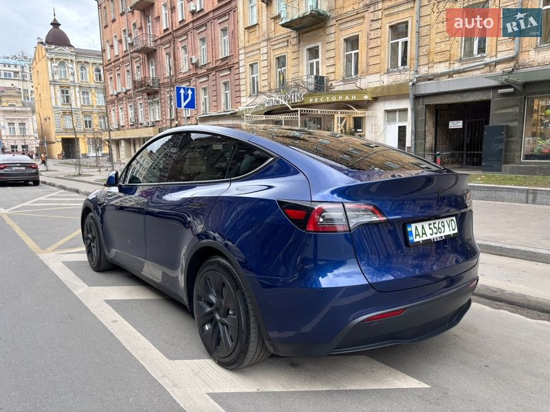 Внедорожник / Кроссовер Tesla Model Y 2023 в Киеве