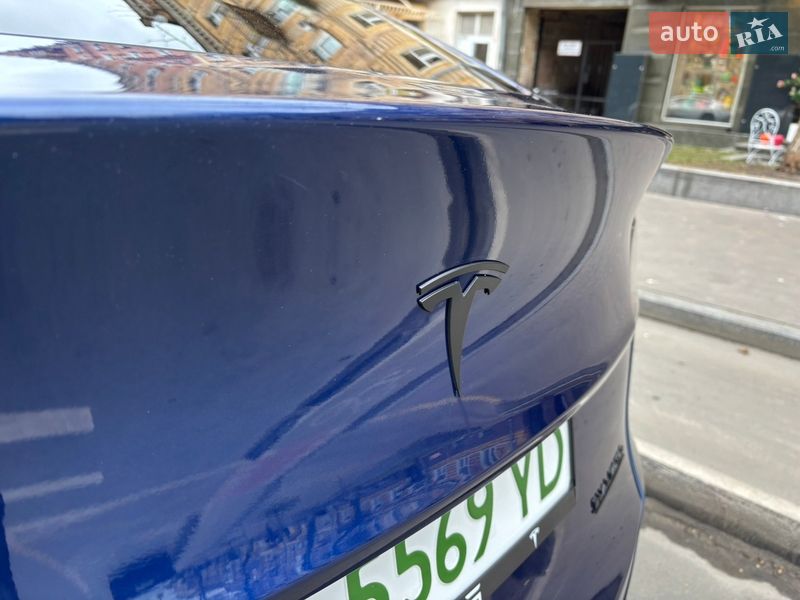 Внедорожник / Кроссовер Tesla Model Y 2023 в Киеве