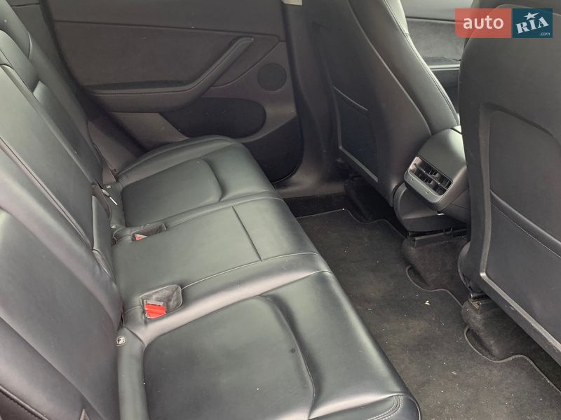 Позашляховик / Кросовер Tesla Model Y 2021 в Києві