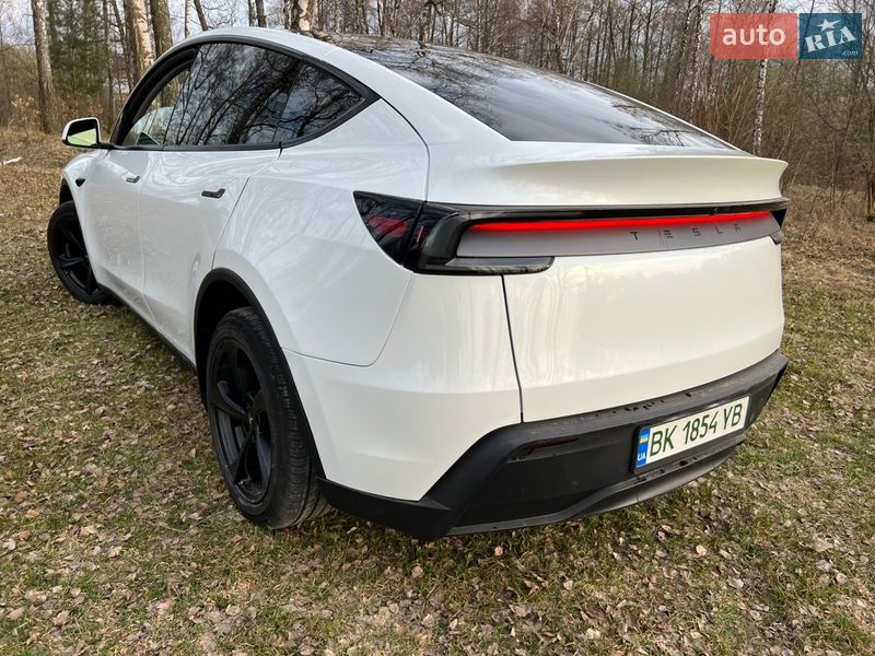 Позашляховик / Кросовер Tesla Model Y 2025 в Радивиліві фото 4 Позашляховик / Кросовер Tesla Model Y 2025 в Радивиліві