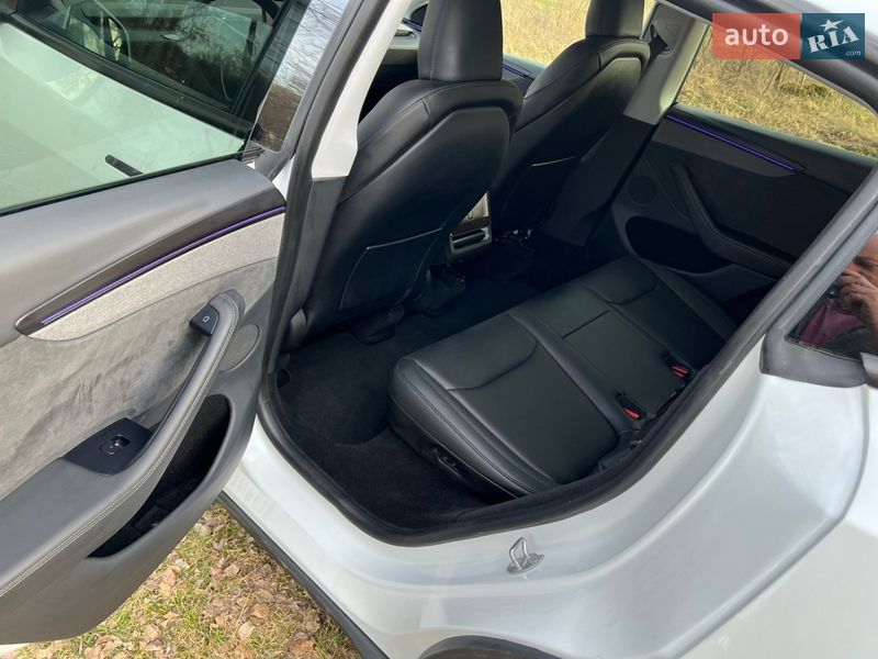 Позашляховик / Кросовер Tesla Model Y 2025 в Радивиліві фото 10 Позашляховик / Кросовер Tesla Model Y 2025 в Радивиліві