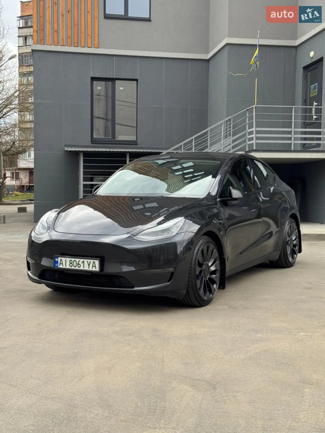 2024 Tesla Model Y - мініатюра 3