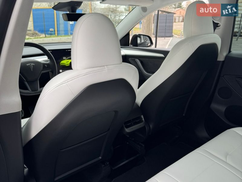 Позашляховик / Кросовер Tesla Model Y 2024 в Фастові фото 18 Позашляховик / Кросовер Tesla Model Y 2024 в Фастові