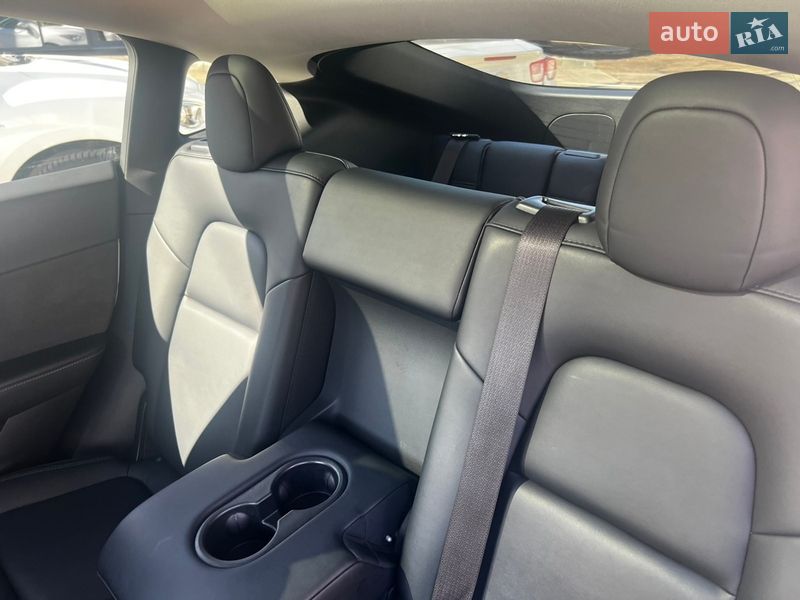 Позашляховик / Кросовер Tesla Model Y 2023 в Києві