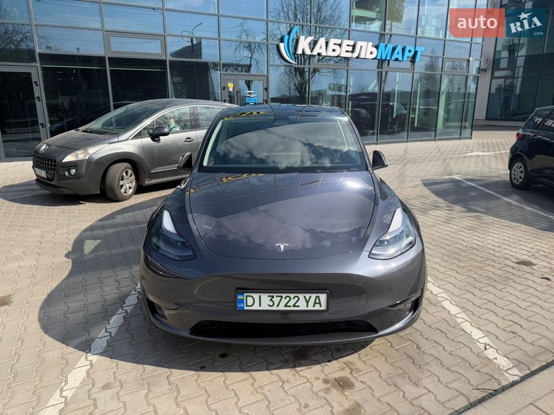 Внедорожник / Кроссовер Tesla Model Y 2023 в Ровно