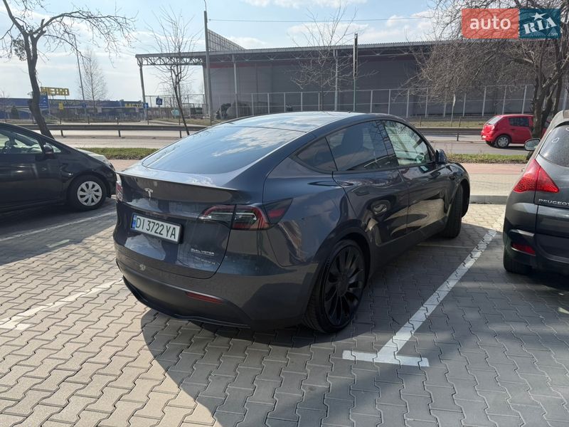 Внедорожник / Кроссовер Tesla Model Y 2023 в Ровно