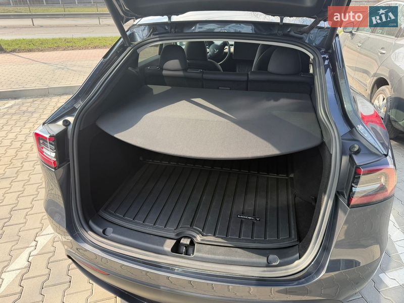 Внедорожник / Кроссовер Tesla Model Y 2023 в Ровно