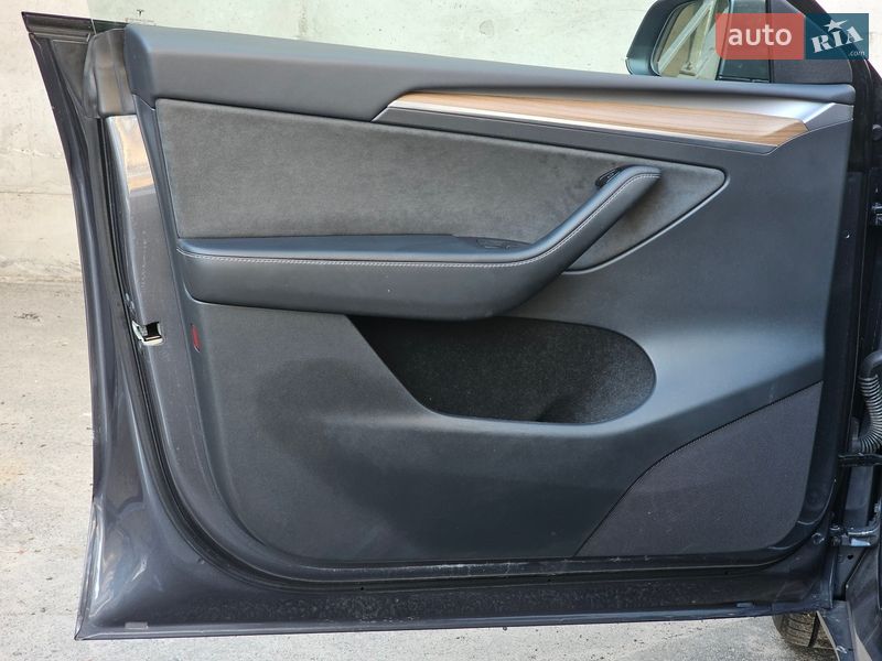 Позашляховик / Кросовер Tesla Model Y 2023 в Києві