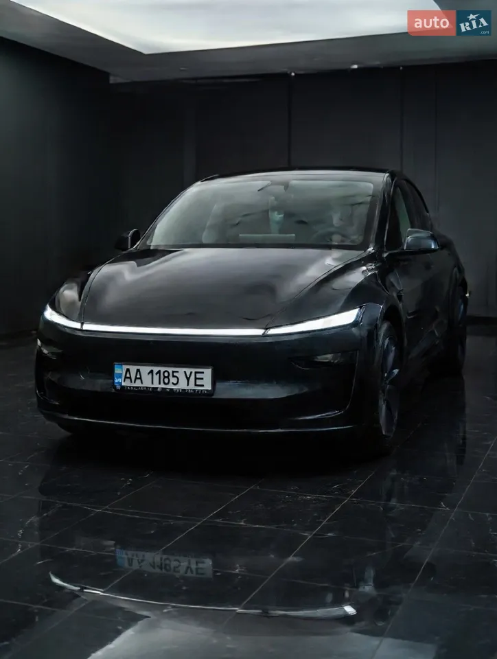 2025 Tesla Model Y - мініатюра 23