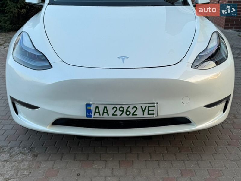 Внедорожник / Кроссовер Tesla Model Y 2024 в Киеве