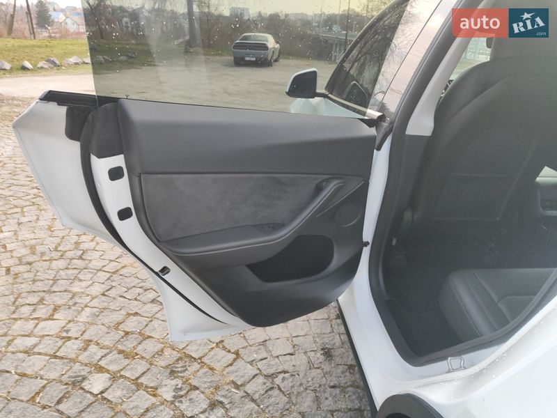 Внедорожник / Кроссовер Tesla Model Y 2024 в Белой Церкви фото 12 Внедорожник / Кроссовер Tesla Model Y 2024 в Белой Церкви