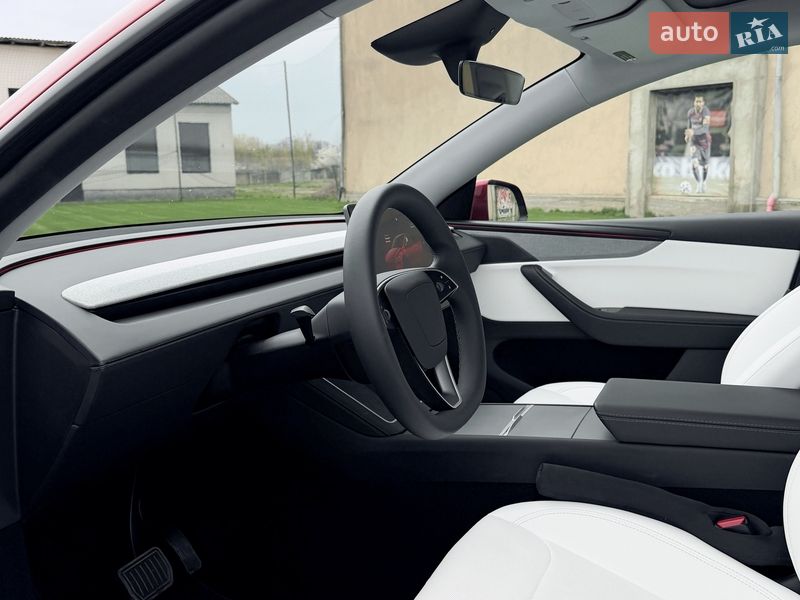 Позашляховик / Кросовер Tesla Model Y 2025 в Ужгороді фото 9 Позашляховик / Кросовер Tesla Model Y 2025 в Ужгороді
