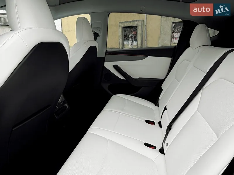 Tesla Model Y 2025 VIN 7SAYGDEE0TF338047 фото оголошення 14 з 55