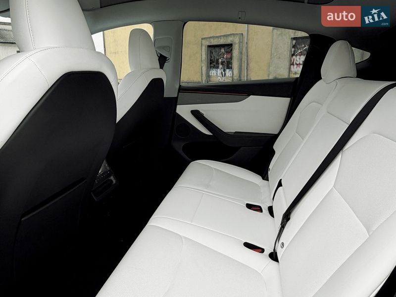 Позашляховик / Кросовер Tesla Model Y 2025 в Ужгороді фото 12 Позашляховик / Кросовер Tesla Model Y 2025 в Ужгороді