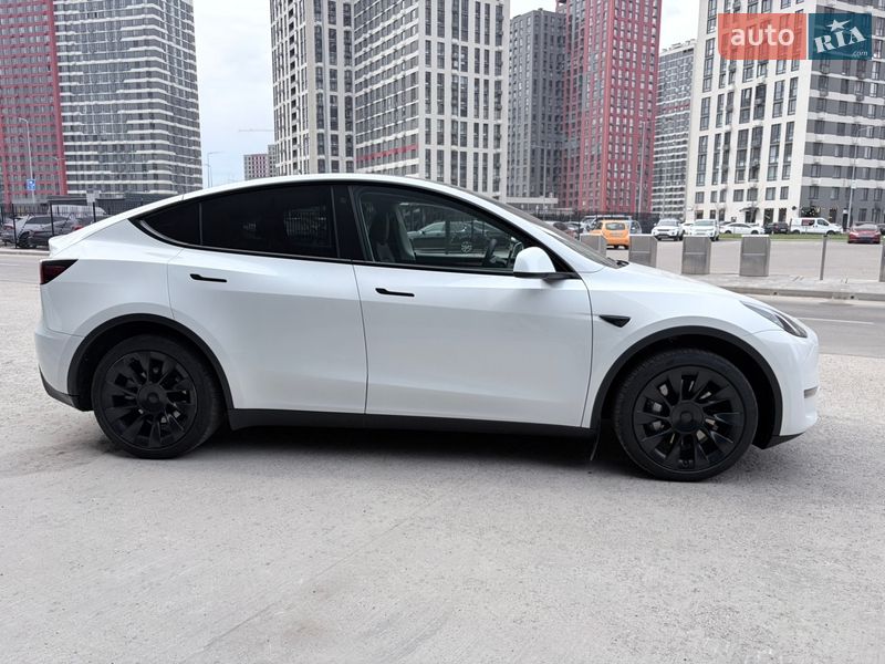 Позашляховик / Кросовер Tesla Model Y 2023 в Києві фото 5 Позашляховик / Кросовер Tesla Model Y 2023 в Києві