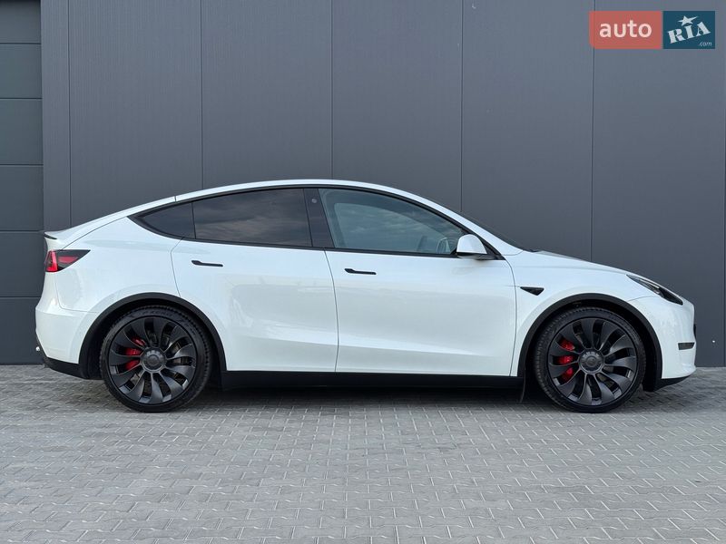 Позашляховик / Кросовер Tesla Model Y 2022 в Луцьку