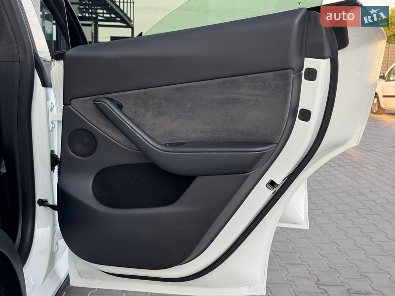 Позашляховик / Кросовер Tesla Model Y 2022 в Луцьку