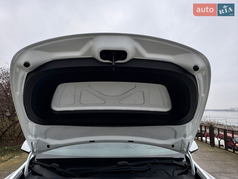 Позашляховик / Кросовер Tesla Model Y 2020 в Дніпрі фото 14 Позашляховик / Кросовер Tesla Model Y 2020 в Дніпрі