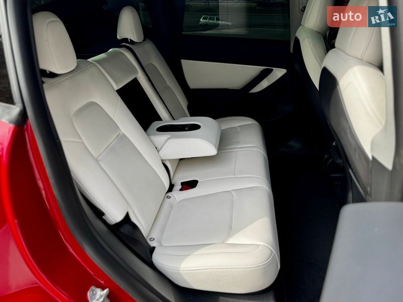 Позашляховик / Кросовер Tesla Model Y 2022 в Харкові фото 16 Позашляховик / Кросовер Tesla Model Y 2022 в Харкові