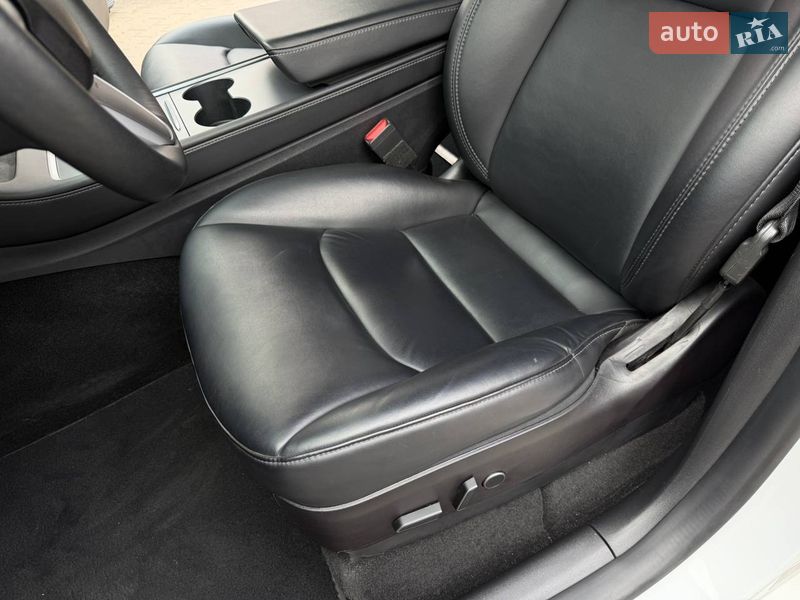 Позашляховик / Кросовер Tesla Model Y 2022 в Києві фото 9 Позашляховик / Кросовер Tesla Model Y 2022 в Києві