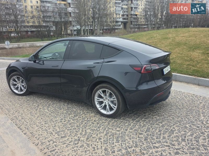 Позашляховик / Кросовер Tesla Model Y 2024 в Дніпрі